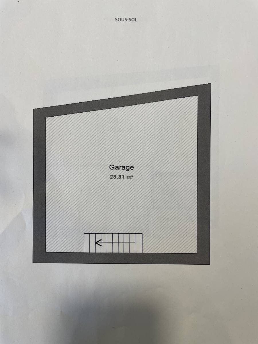 2 Maions de Ville Carcès Centre Village à Rénover Entiérement