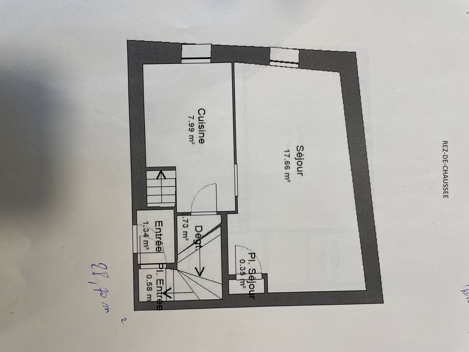 2 Maions de Ville Carcès Centre Village à Rénover Entiérement