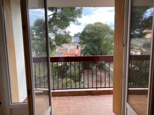 type 4 Marseille les olives calme