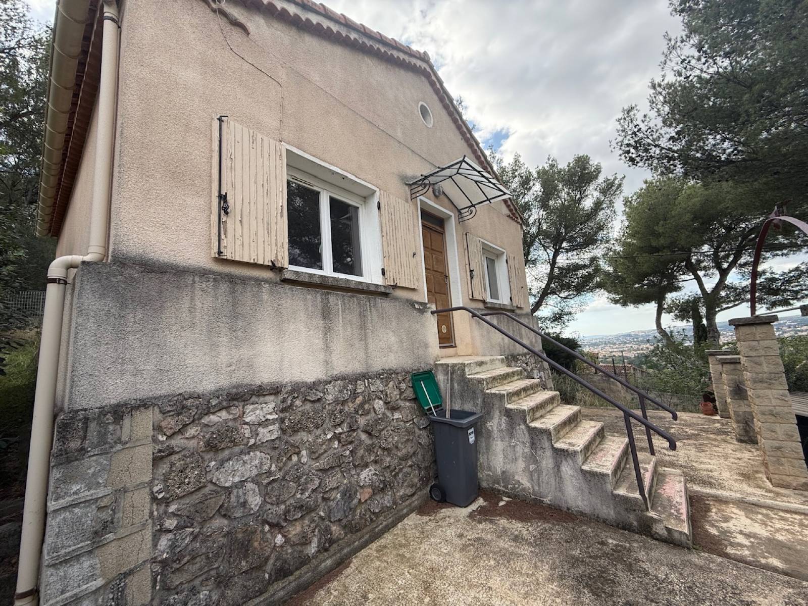 Maison TYPE 3 SUR 825M2 13190  