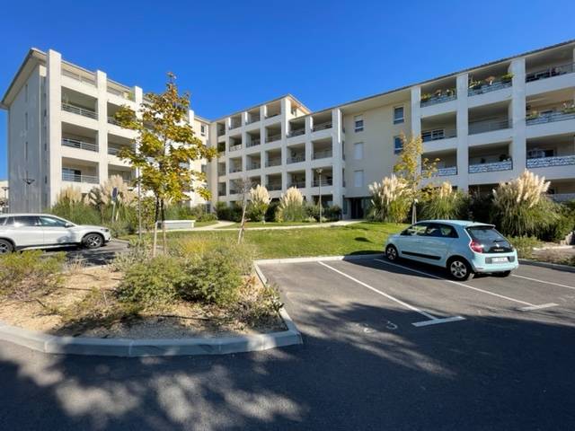 type 3 Marseille chateau gombert récent