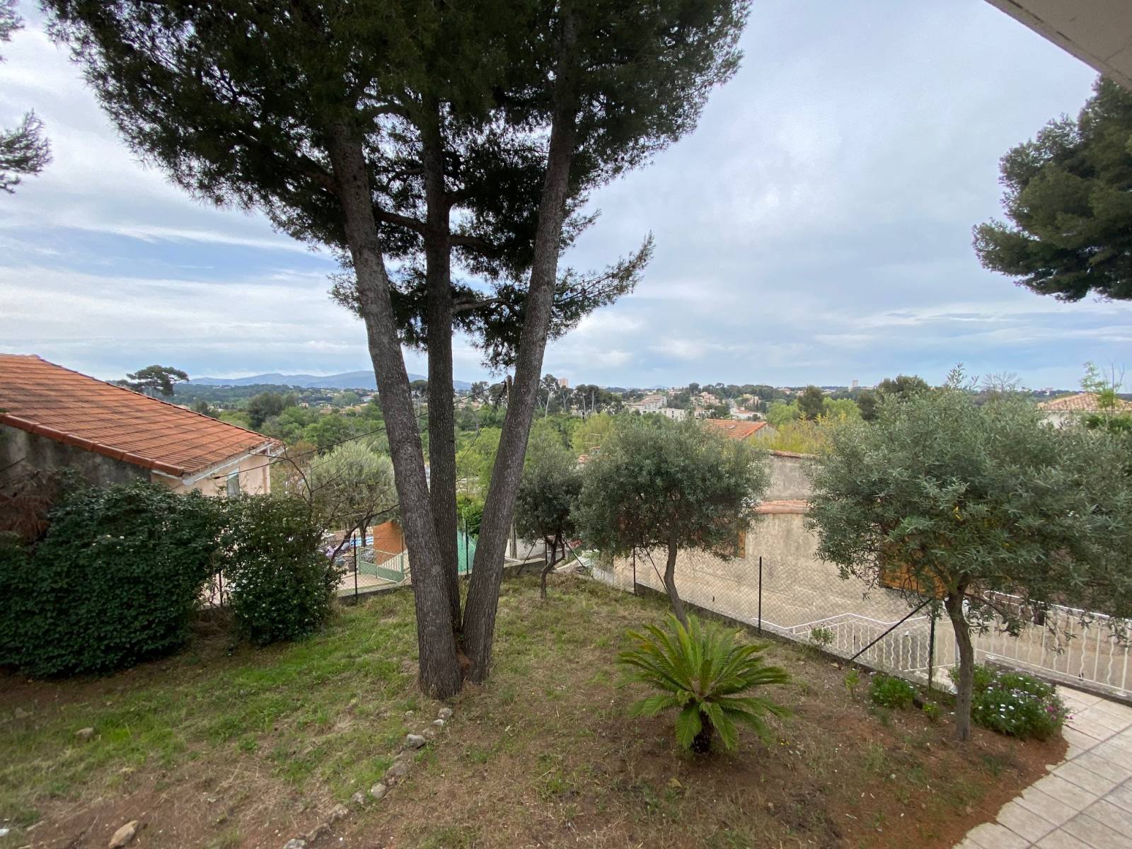 VILLA T4  104M² ALLAUCH SUR 665m² ALLAUCH  