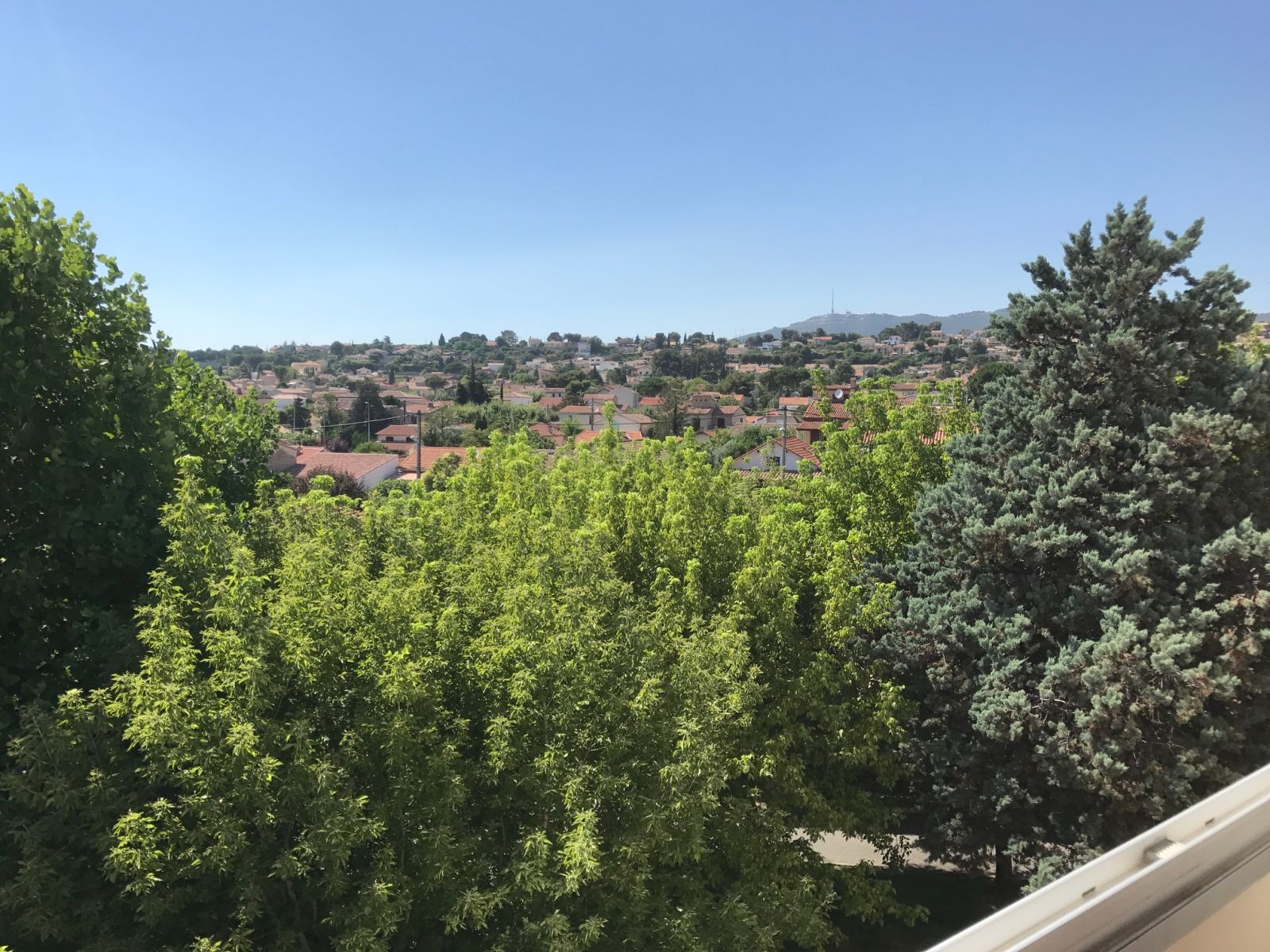 T 3/4 PLAN DE CUQUES CENTRE calme