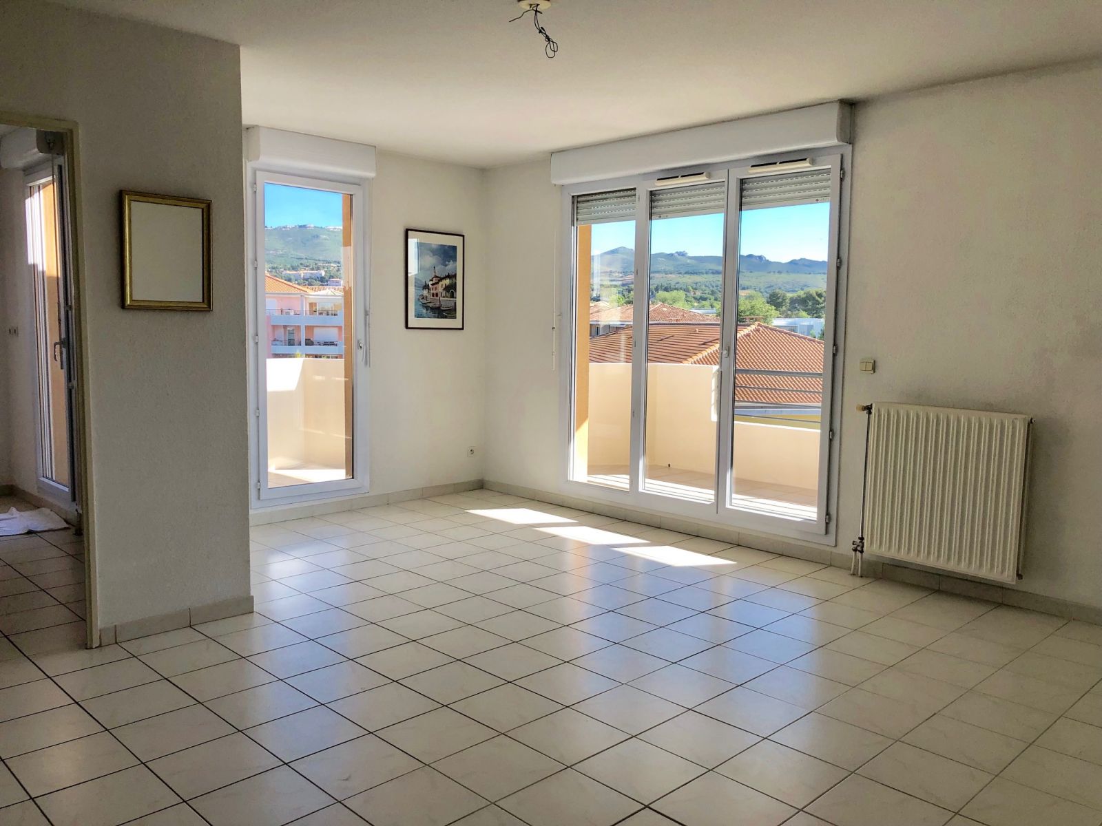 T2 DERNIER ETAGE TECHNOPOLE DE CHATEAU GOMBERT  