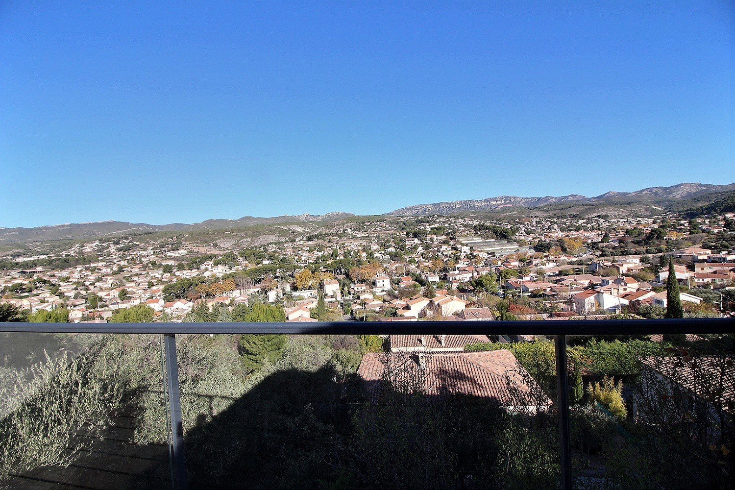 VILLA T6/7 ALLAUCH VUE EXCEPTIONNELLE  LOGIS NEUF Possibilité 2 appartements