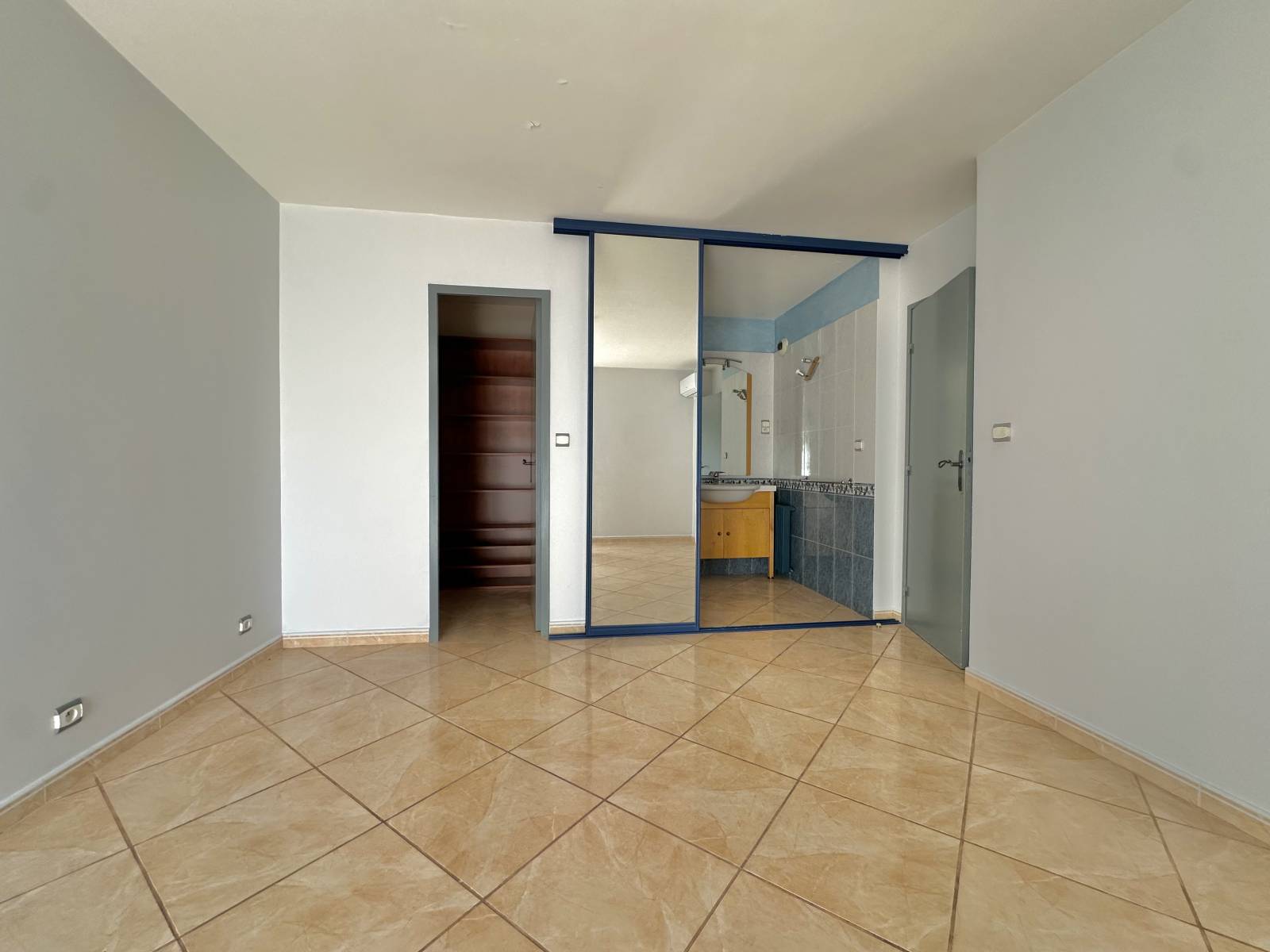 TYPE 4 102m²  centre Plan de Cuques  