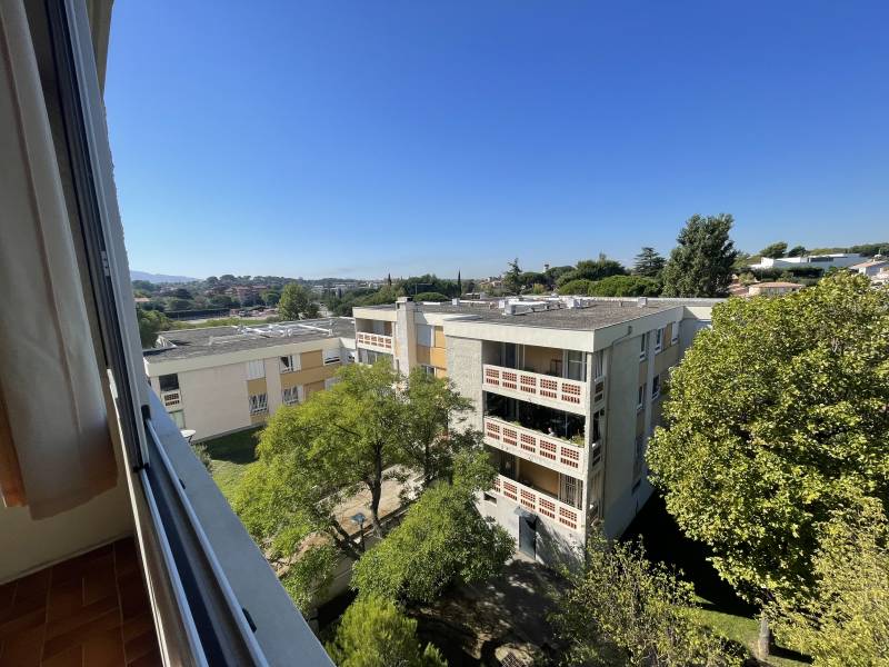APPARTEMENT TYPE 4 AVEC GARAGE ET CAVE plan de cuques  