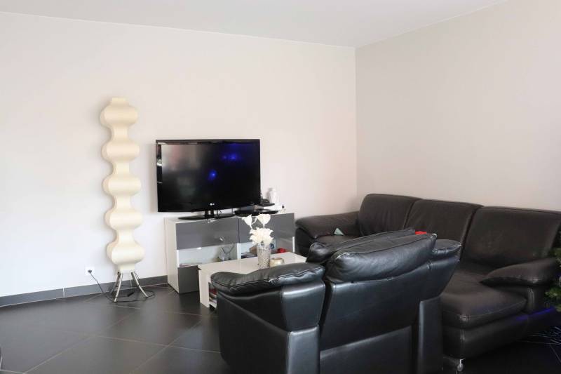 Appartement de type 4 avec garage et cave 13380  Centre Plan de Cuques