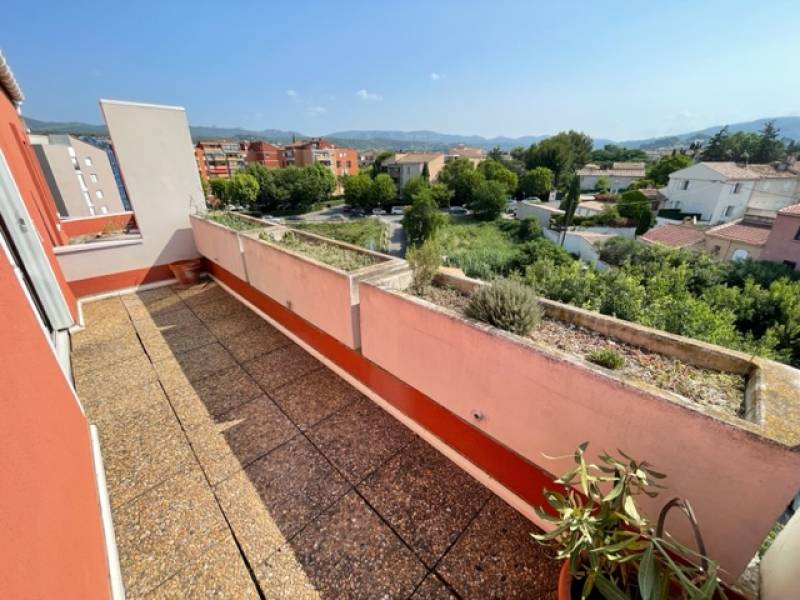 Appartement de Type 4 en Dernier Etage Centre Village Plan de Cuques 