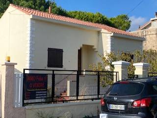 MAISON TYPE 3 Plan de cuques boulevard Roubaud Centre Village