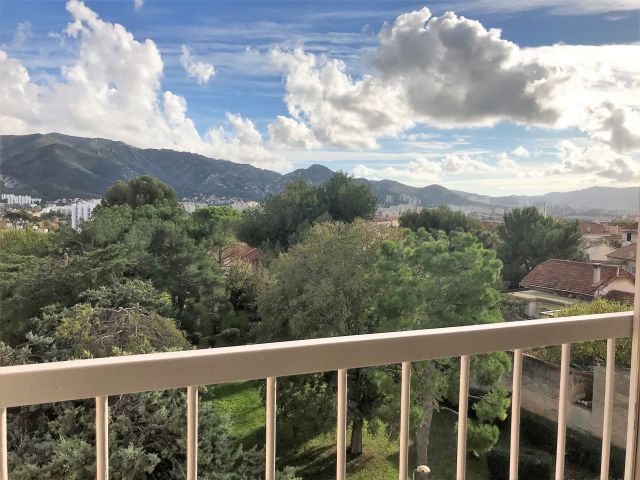 Type 2 avec parking et cave 13012 Marseille  Dernier étage