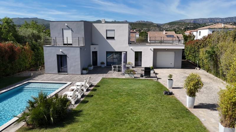 VILLA TYPE 6   contemporaine sur 1000m² Allauch Logis Neuf 